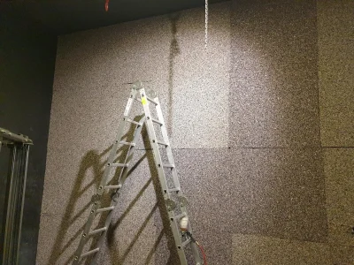 Bariyerli bondex sünger ile komşu duvar ses yalıtımı ve gürültü izolasyonu.